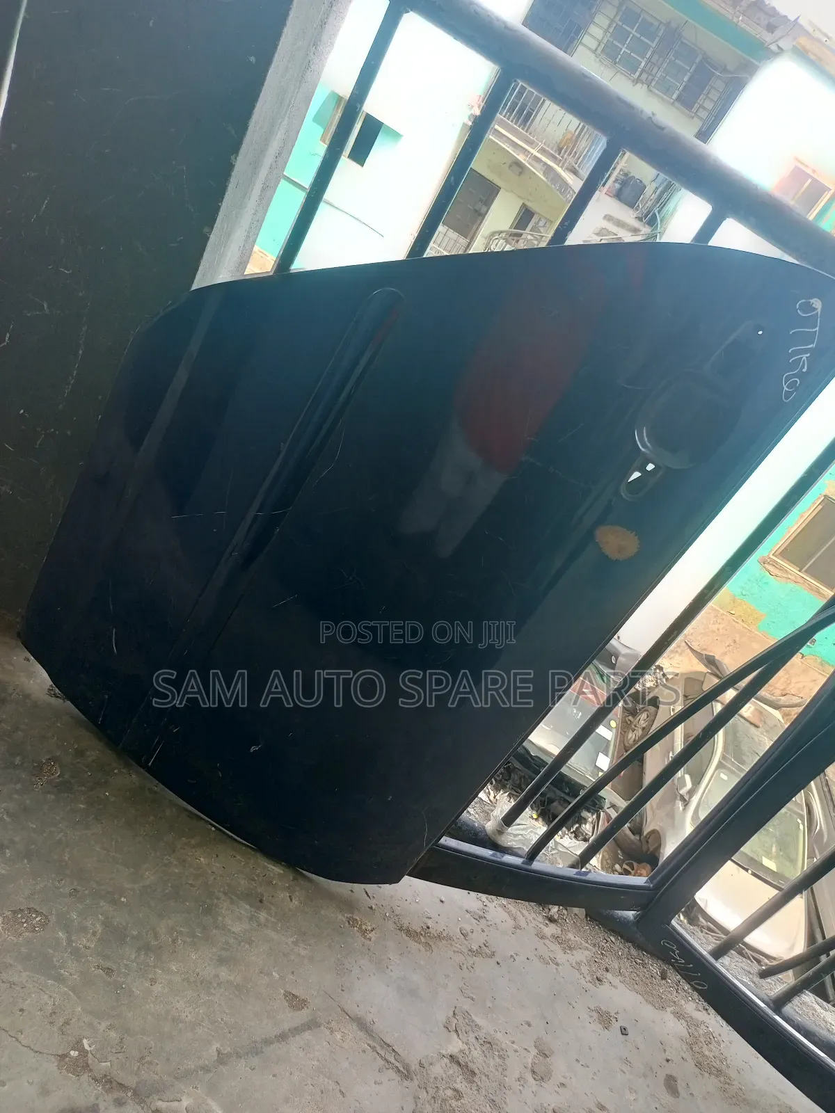 Toyota Corolla 05 Model Back Door Empty Right Side