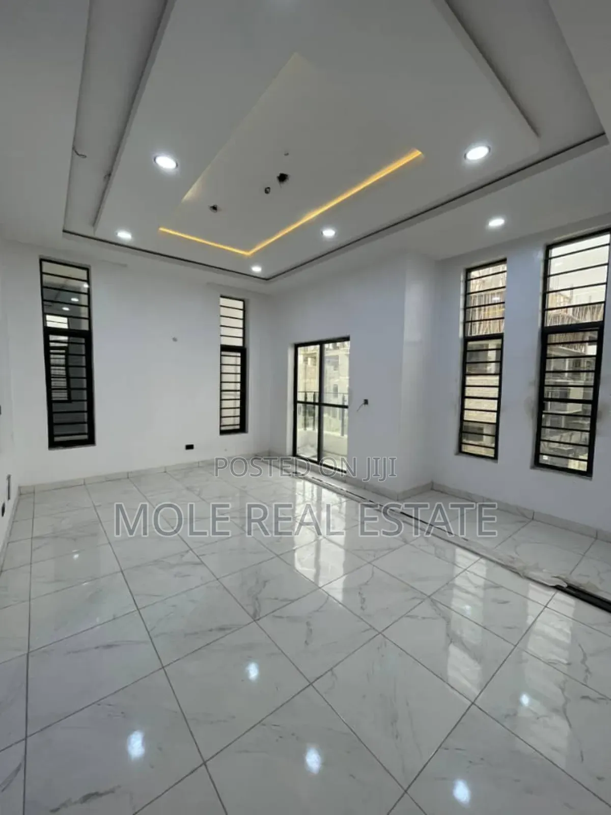 Furnished 2bdrm Block of Flats in 600 Ijegun for sale