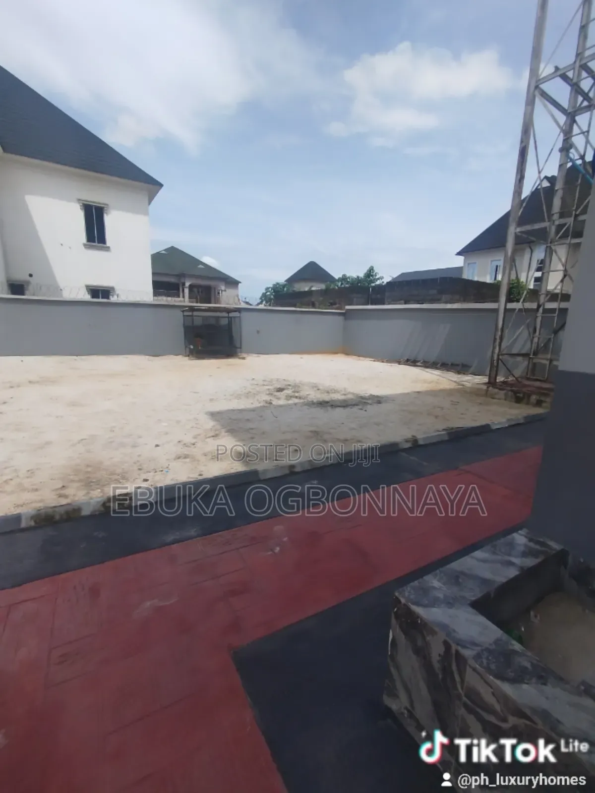 2bdrm Block of Flats in Sars Road,, Obio-Akpor for rent