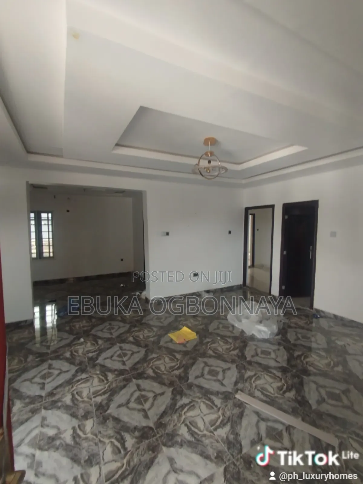 2bdrm Block of Flats in Sars Road,, Obio-Akpor for rent