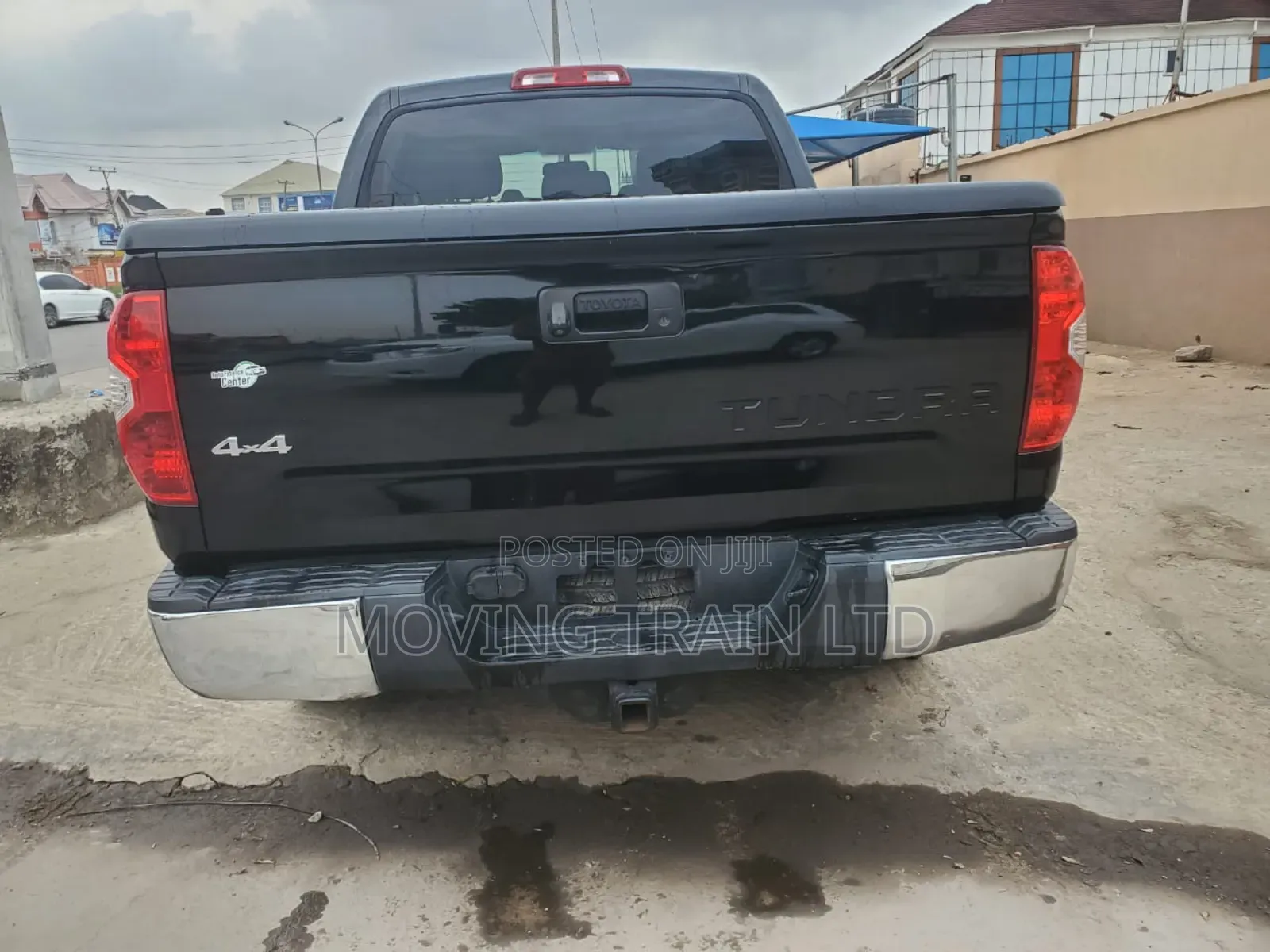 Toyota Tundra Limited 5.7L V8 4x4 CrewMax 5.6 ft. box 145.7 in. WB 2016