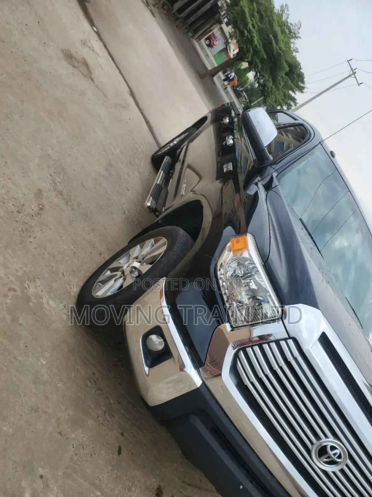 Toyota Tundra Limited 5.7L V8 4x4 CrewMax 5.6 ft. box 145.7 in. WB 2016