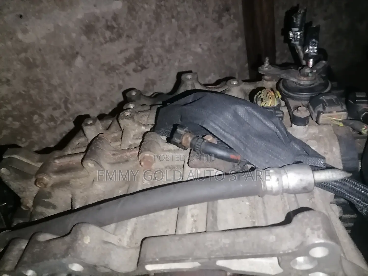 Chrysler 200 Gear Box Available