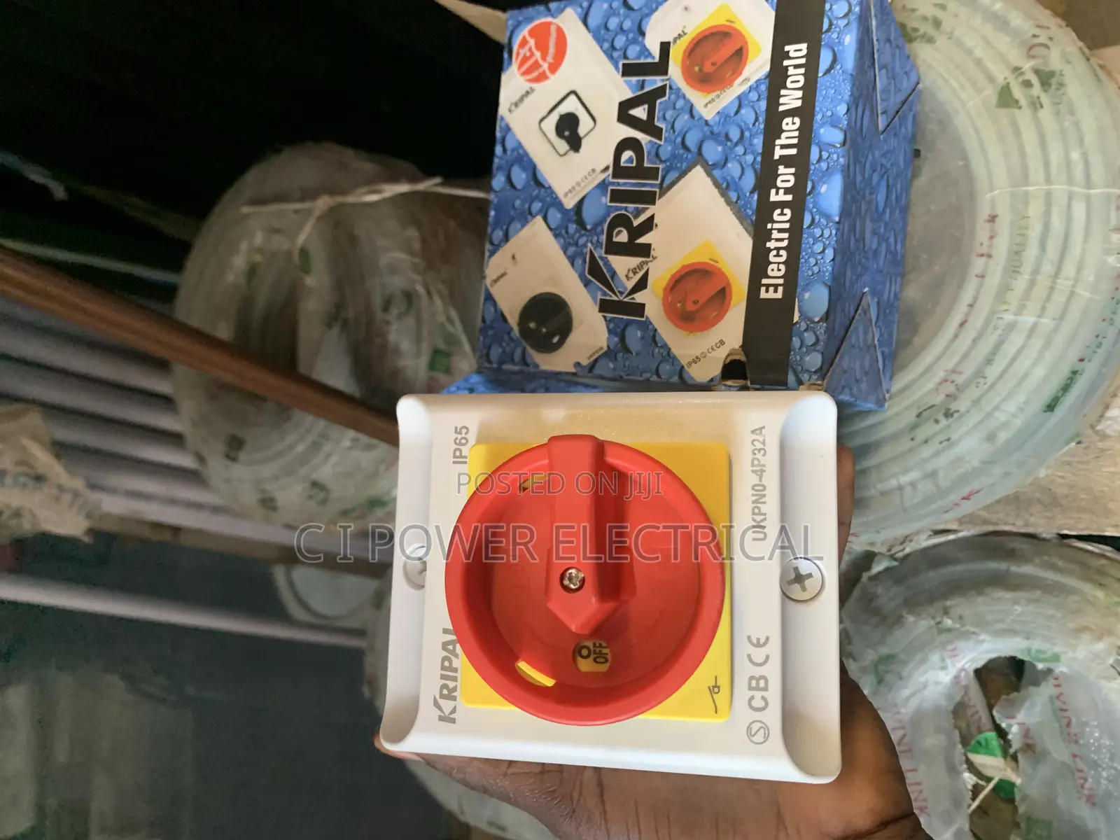 32amps 4 Pole Isolator Switch With Box Surface Mounting