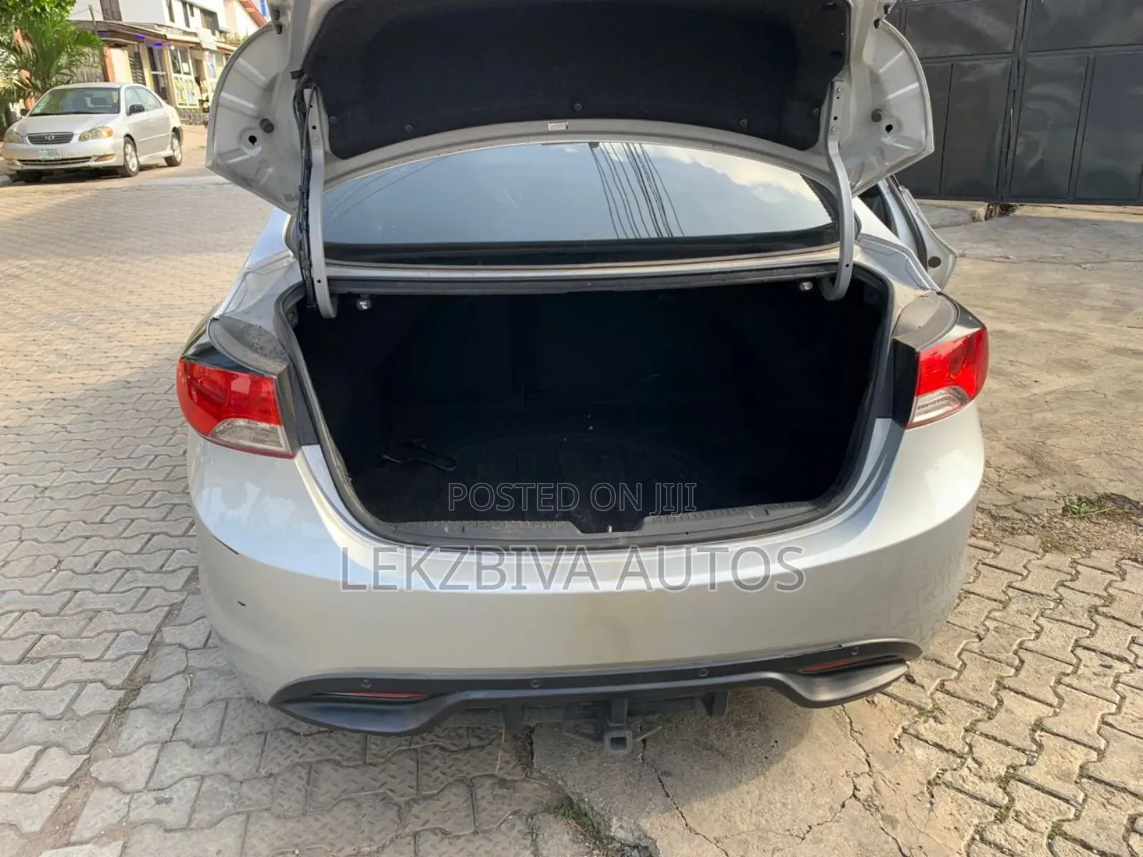 Hyundai Elantra GLS Automatic 2012 Silver