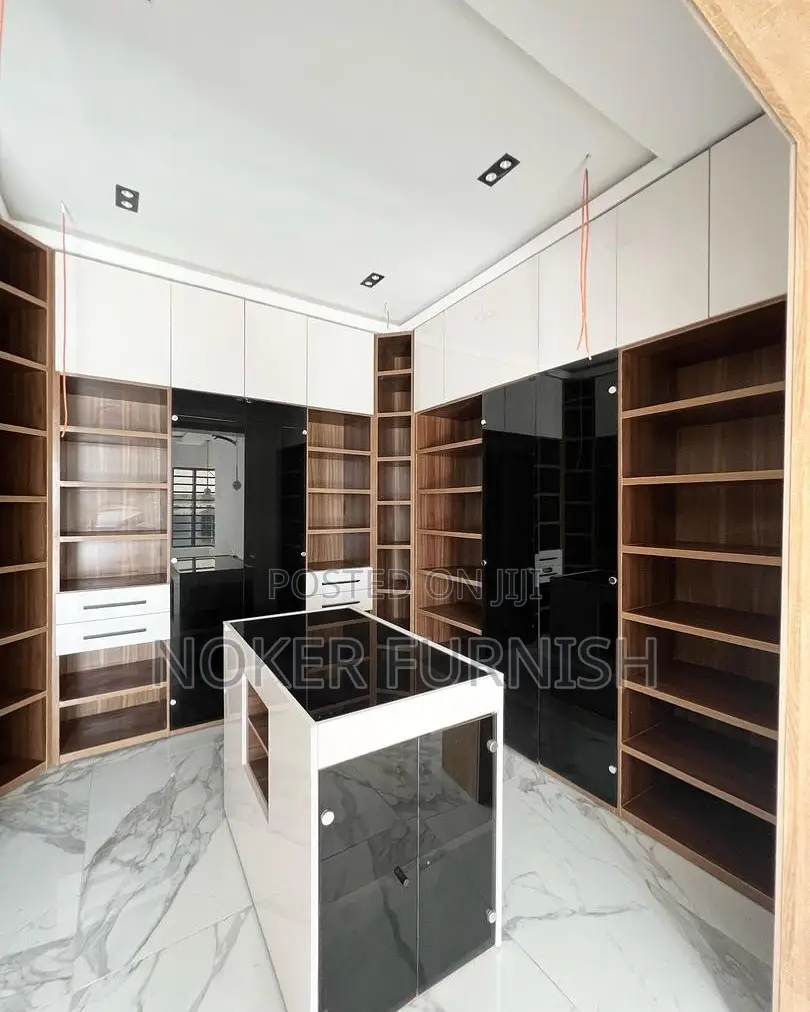 Walk Closet Design