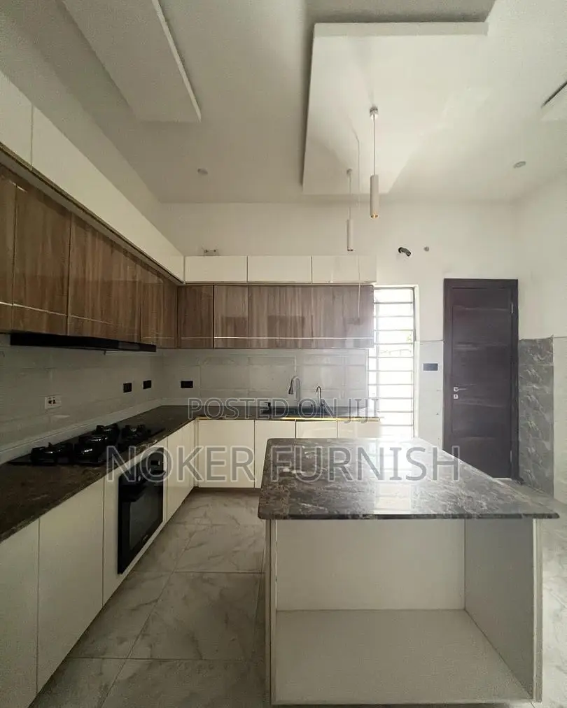 Home Kitchen Cabinet