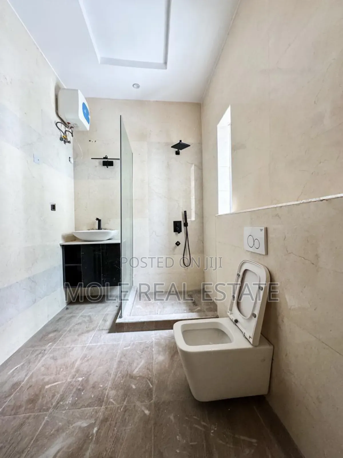 Furnished 5bdrm Duplex in Chevron for sale