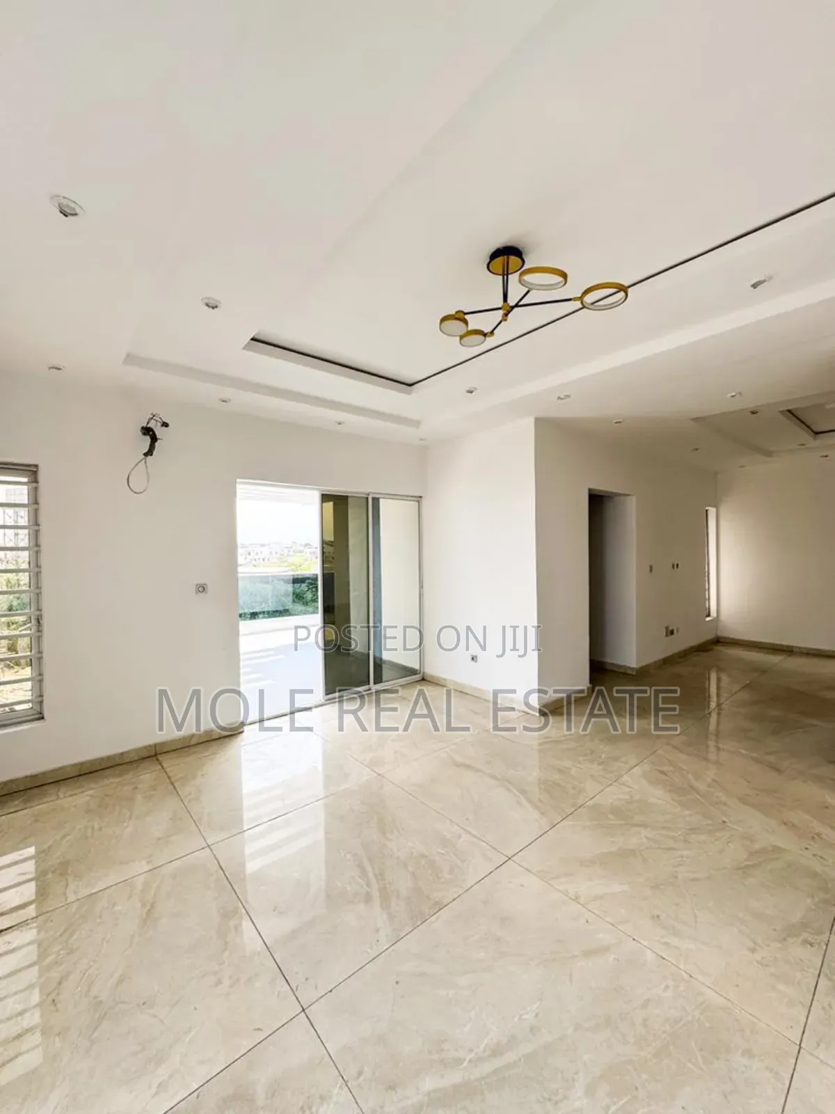 Furnished 5bdrm Duplex in Chevron for sale
