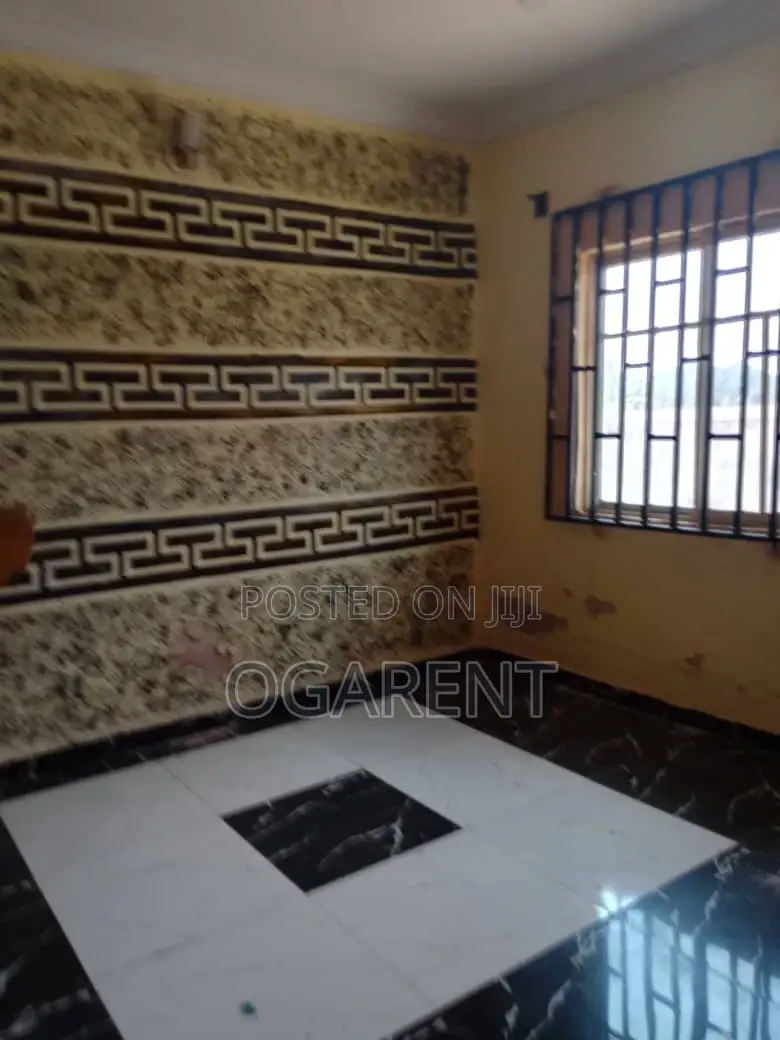2bdrm Apartment in Airport Rd, Benin City for rent