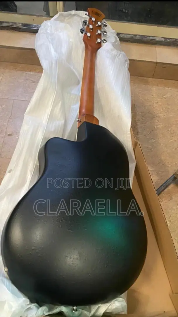 Ovation Celebrity Deluxe Acoustic-Electric Guitar