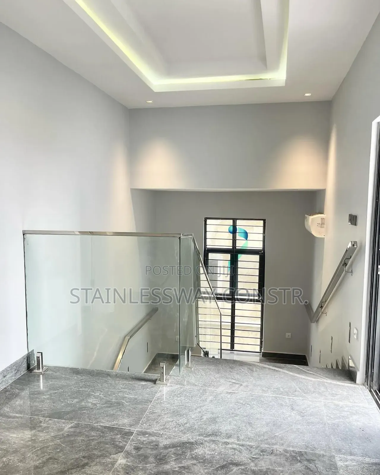 Crystal Clear: Stylish Glass Railings for Safety