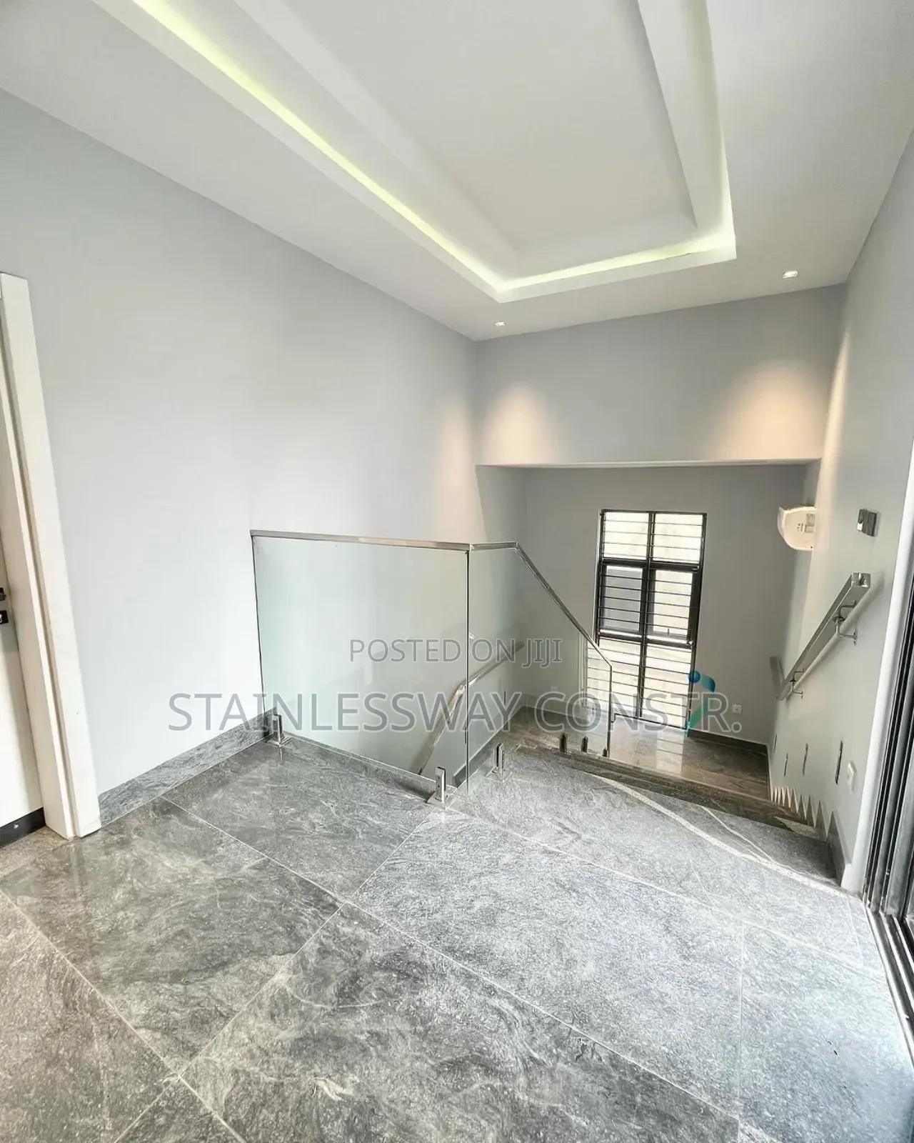 Crystal Clear: Stylish Glass Railings for Safety