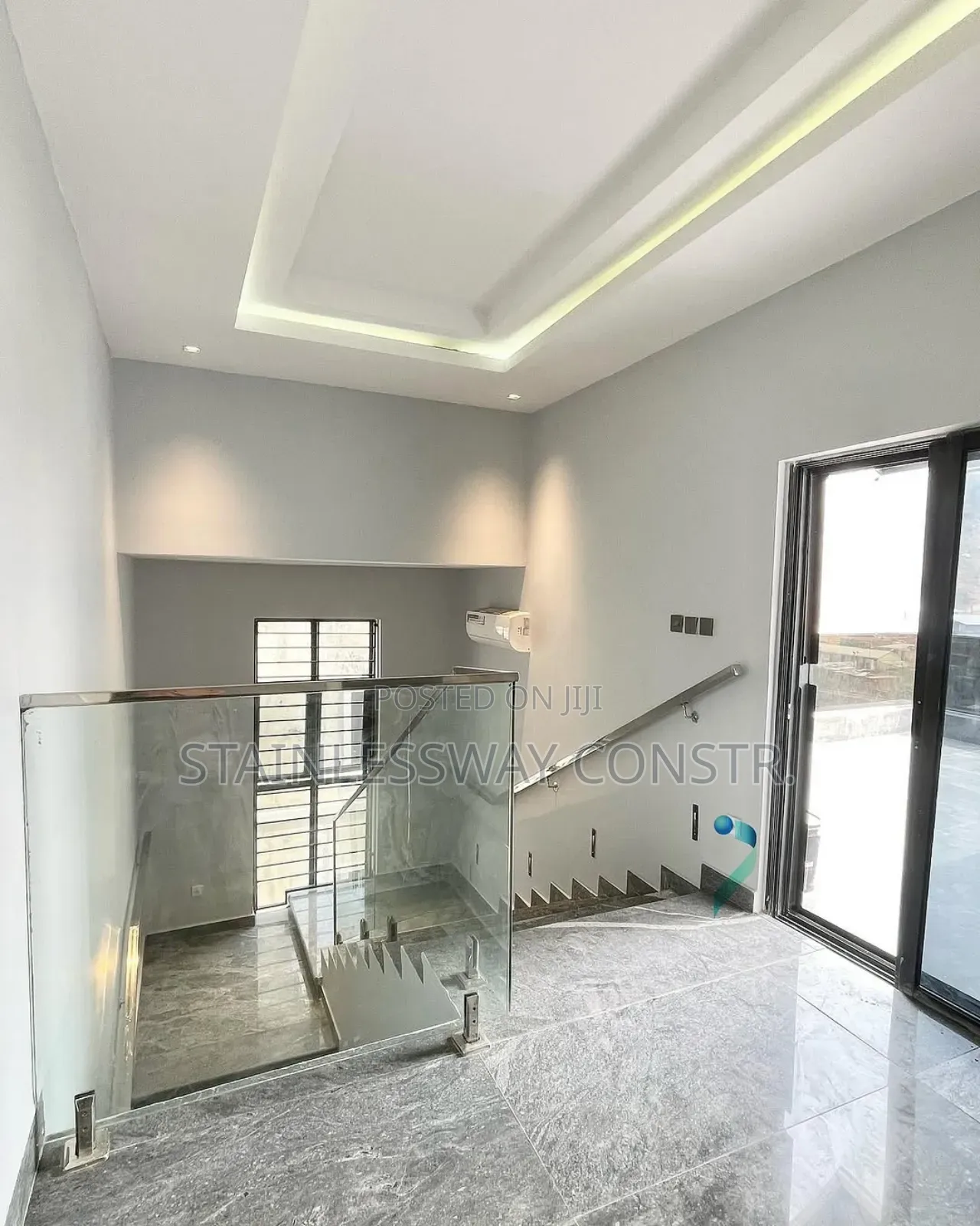 Crystal Clear: Stylish Glass Railings for Safety