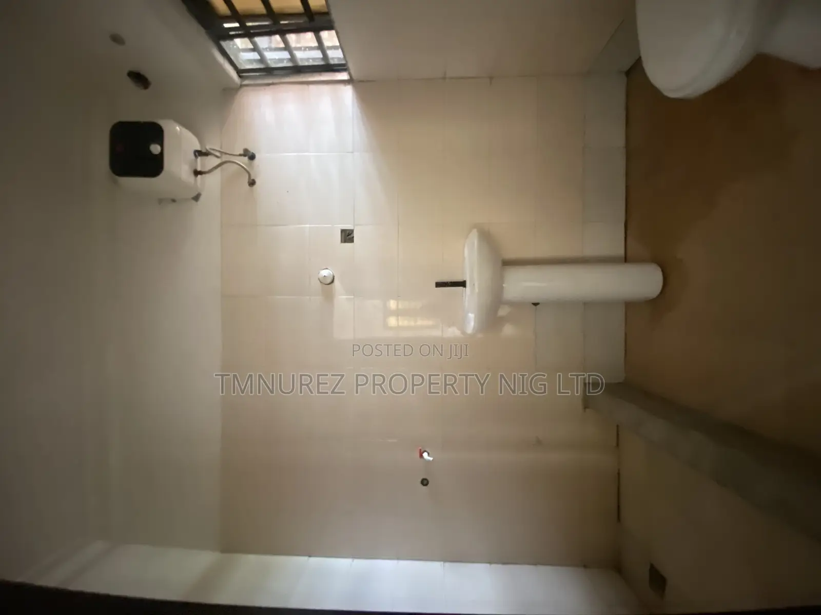 Commercial Apartment to Let