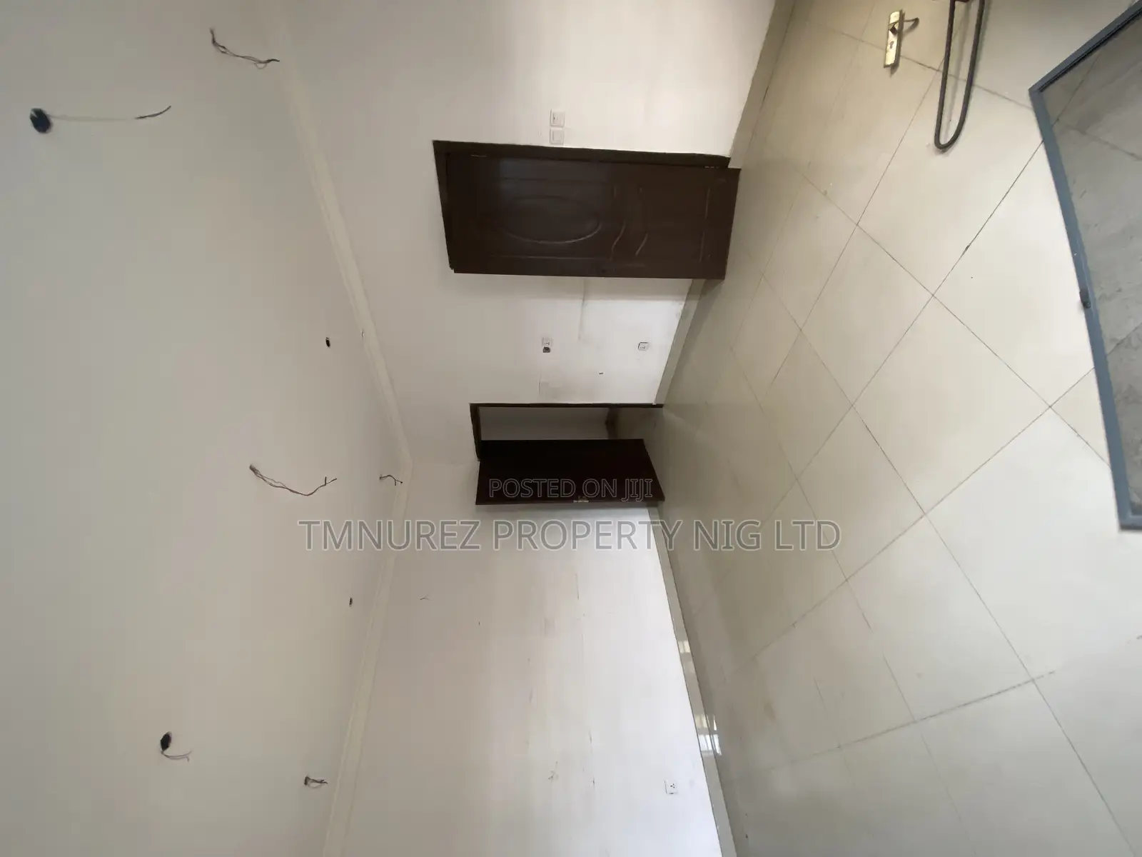 Commercial Apartment to Let