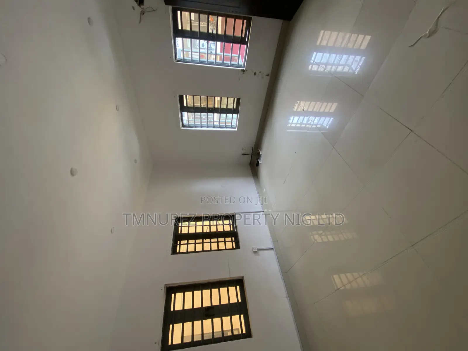 Commercial Apartment to Let