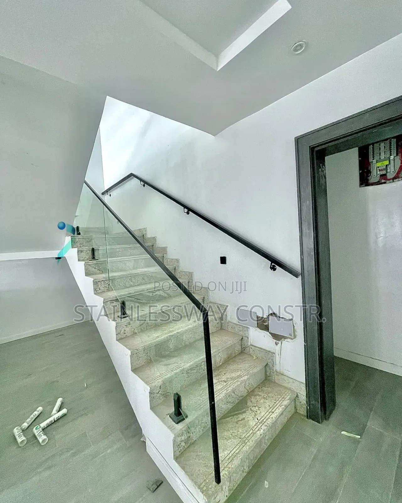 Elegant Glass Railings: Clarity Meets Sophistication