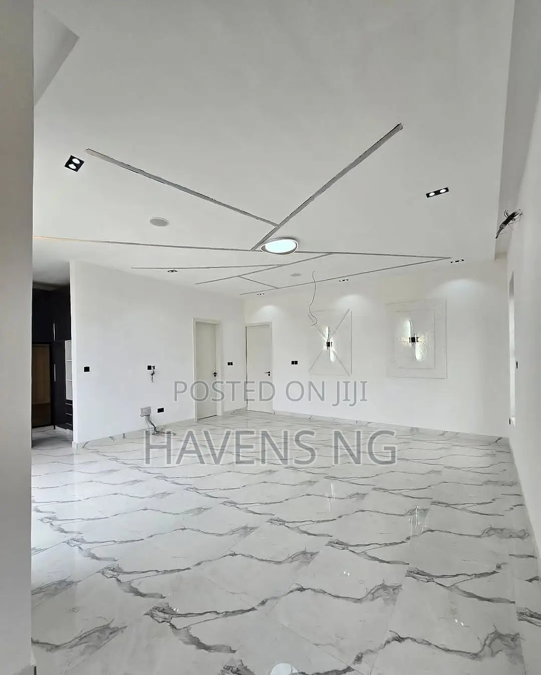 5bdrm Duplex in Ikota for sale