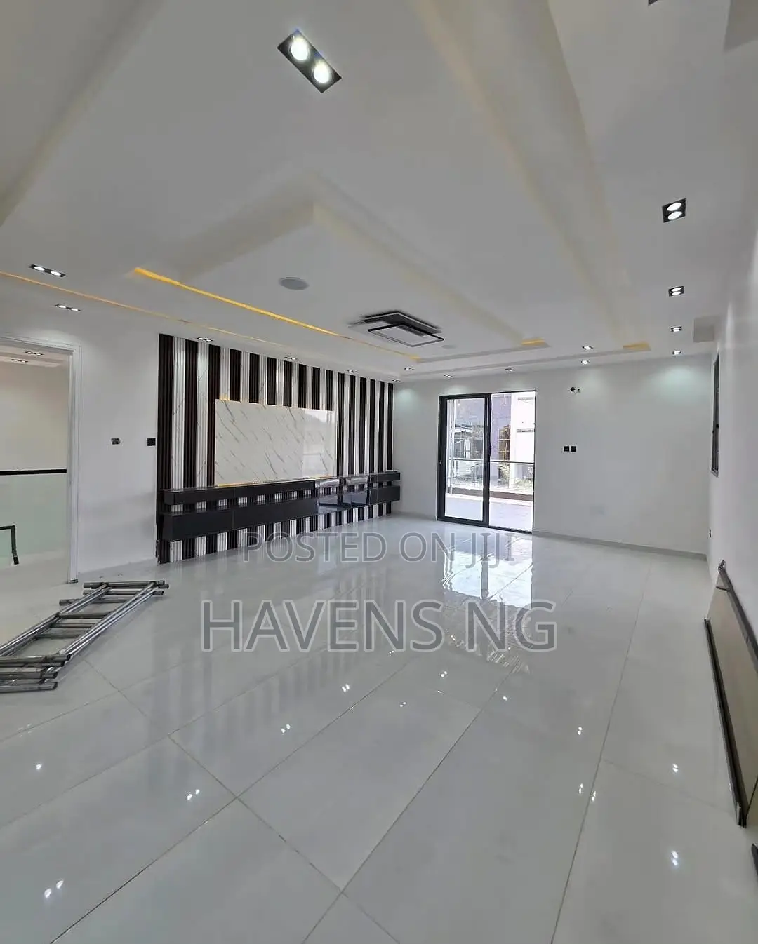 5bdrm Duplex in Lekki Phase 1 for sale