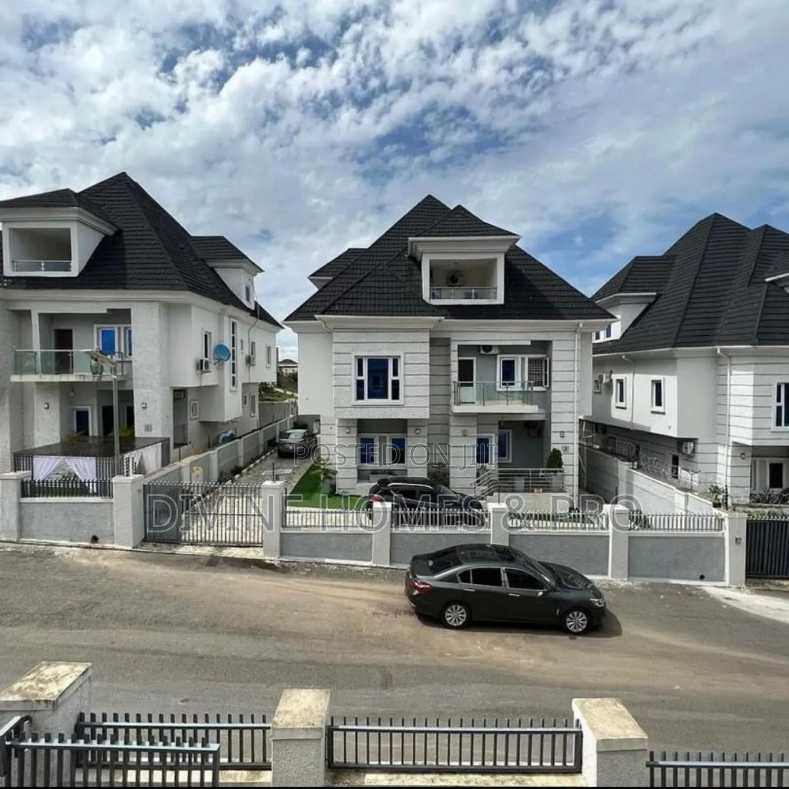 5bdrm Duplex in Guzape District for sale