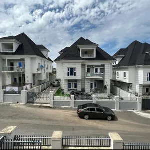 5bdrm Duplex in Guzape District for sale