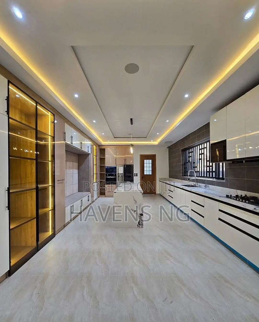 5bdrm Duplex in Lekki Phase 1 for sale