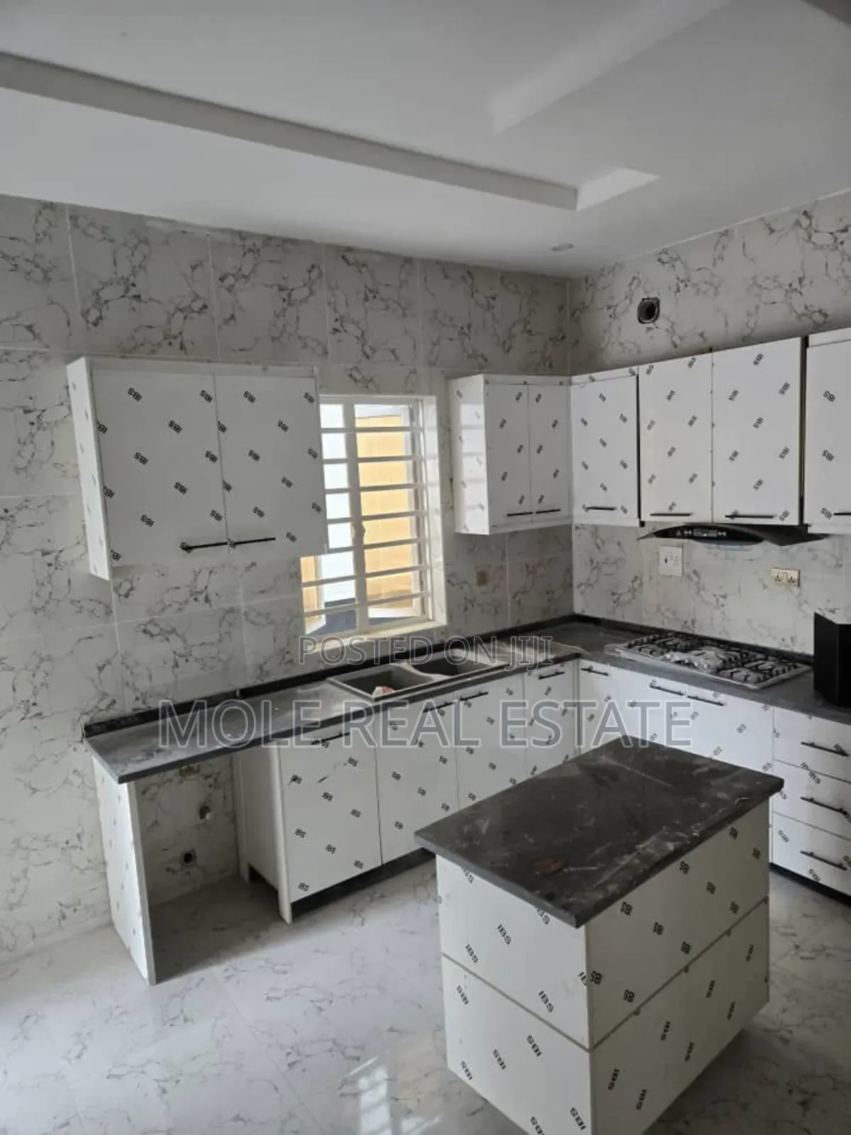 Furnished 3bdrm Block of Flats in Ikate, Lekki Phase 1 for sale