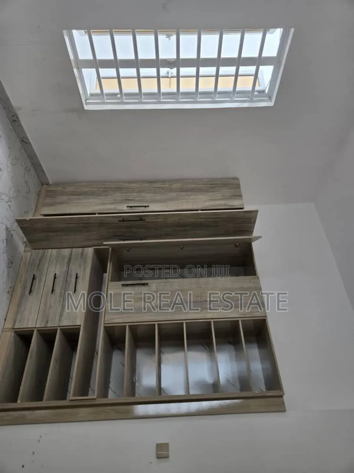 Furnished 4bdrm Duplex in Meridian Park for sale