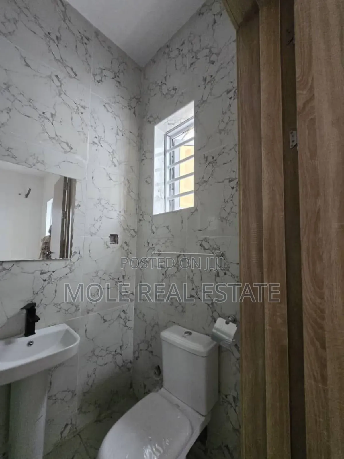 Furnished 4bdrm Duplex in Meridian Park for sale