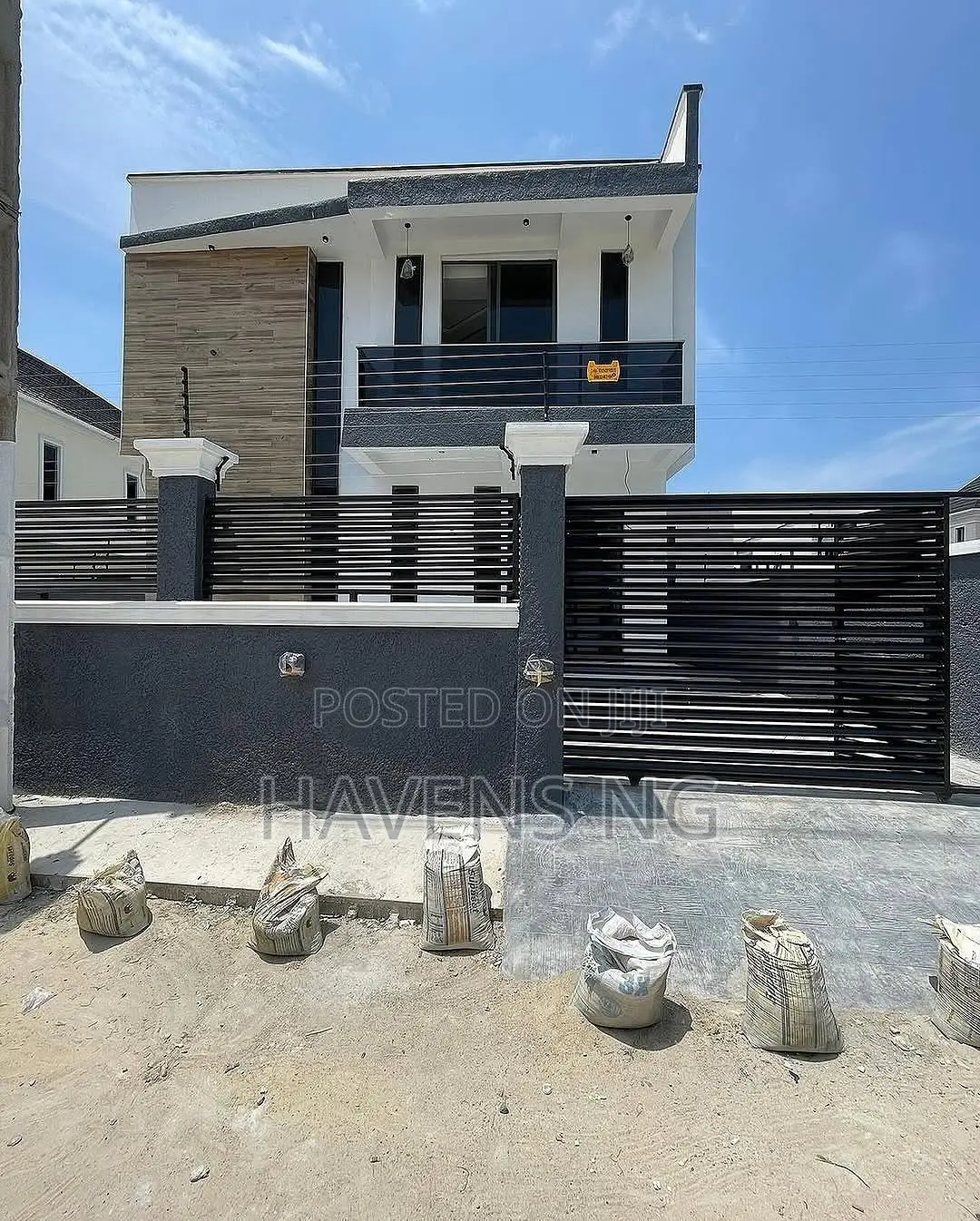 5bdrm Duplex in Ikota for sale