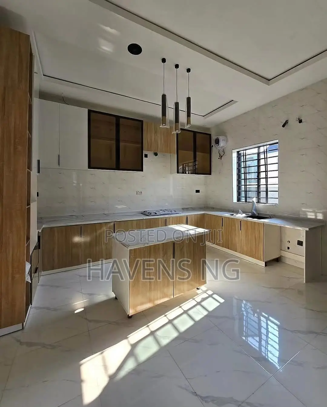 5bdrm Duplex in Ikota for sale