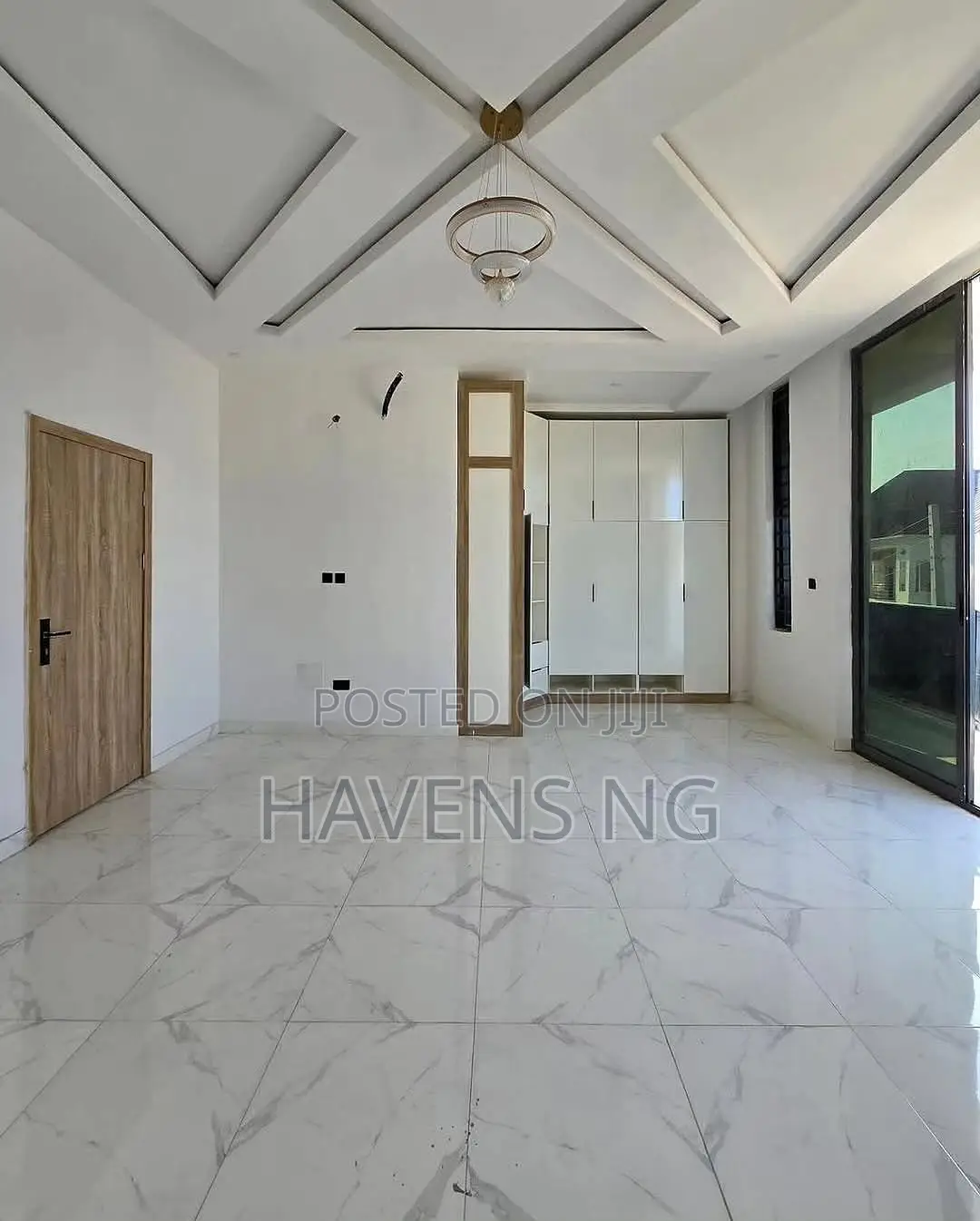 5bdrm Duplex in Ikota for sale