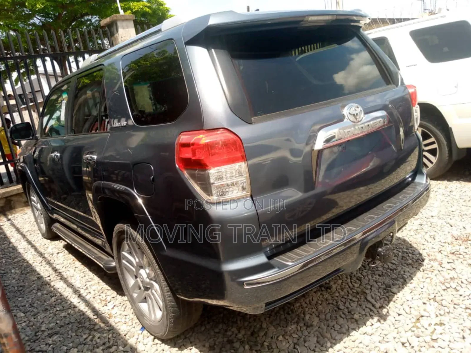 Toyota 4-Runner Limited 4WD 2011 Gray