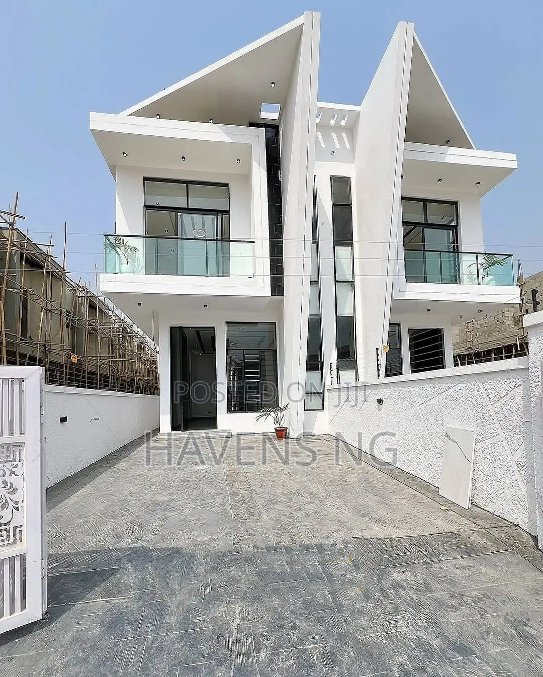 4bdrm Duplex in Ikota for sale
