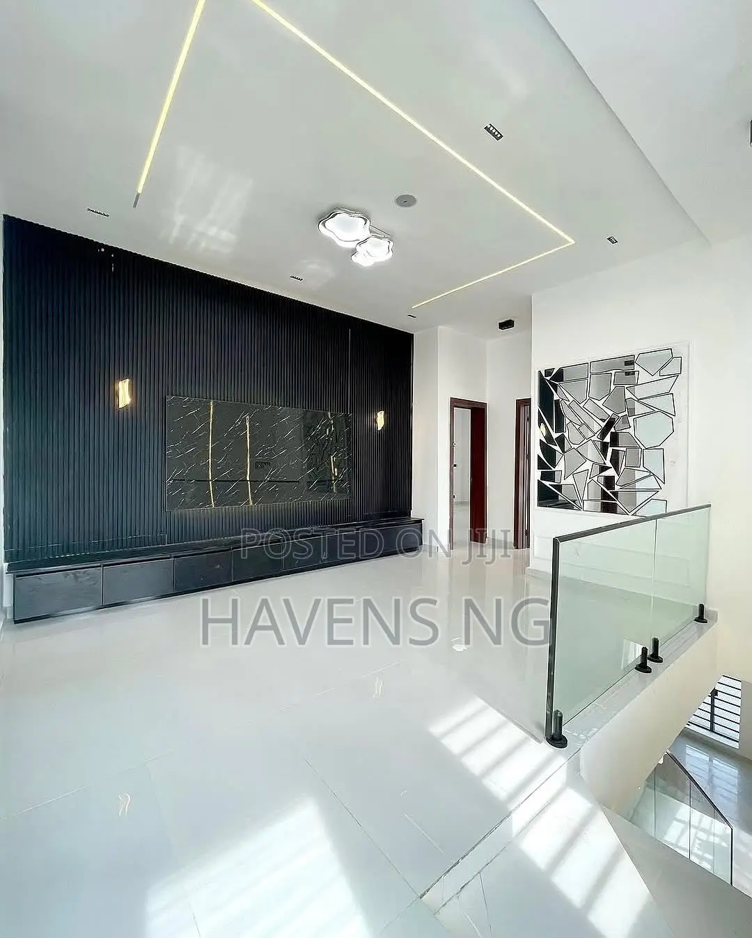 5bdrm Duplex in Idado for sale