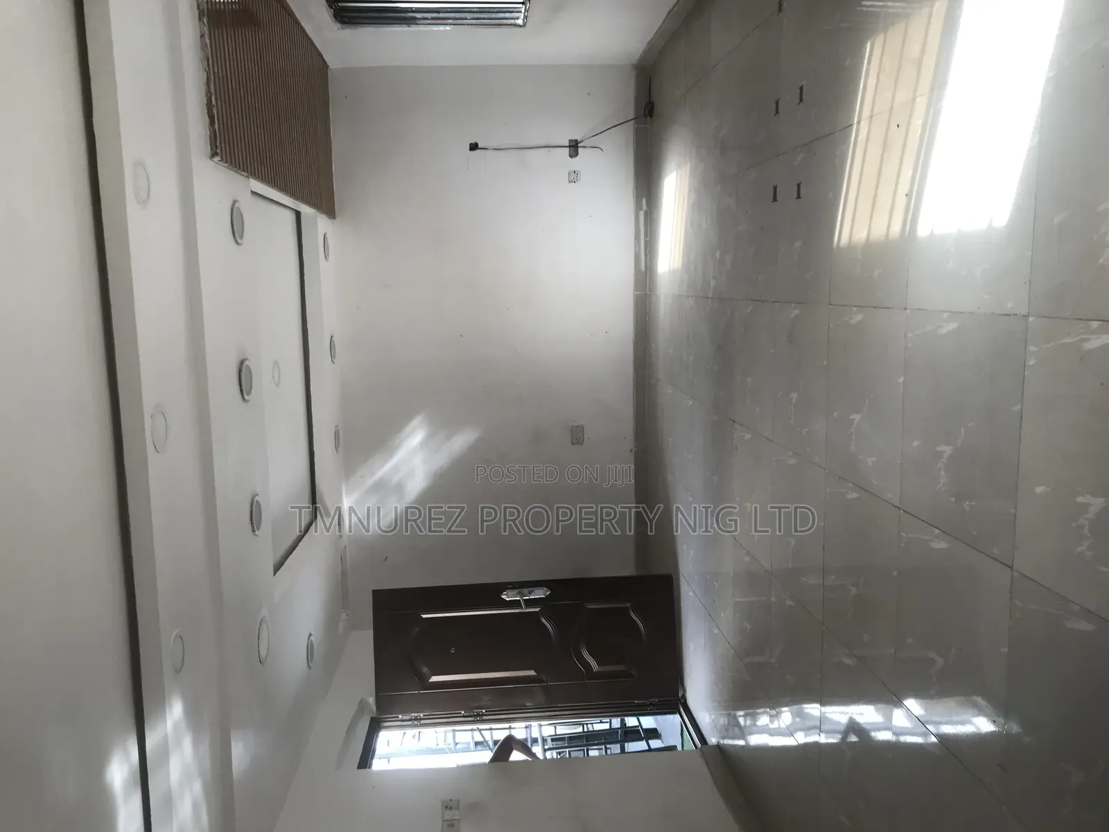 Shop Open Space for Rent