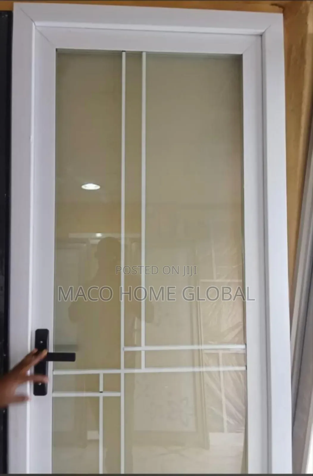 Tampered Glass Toilet Door 750 Size