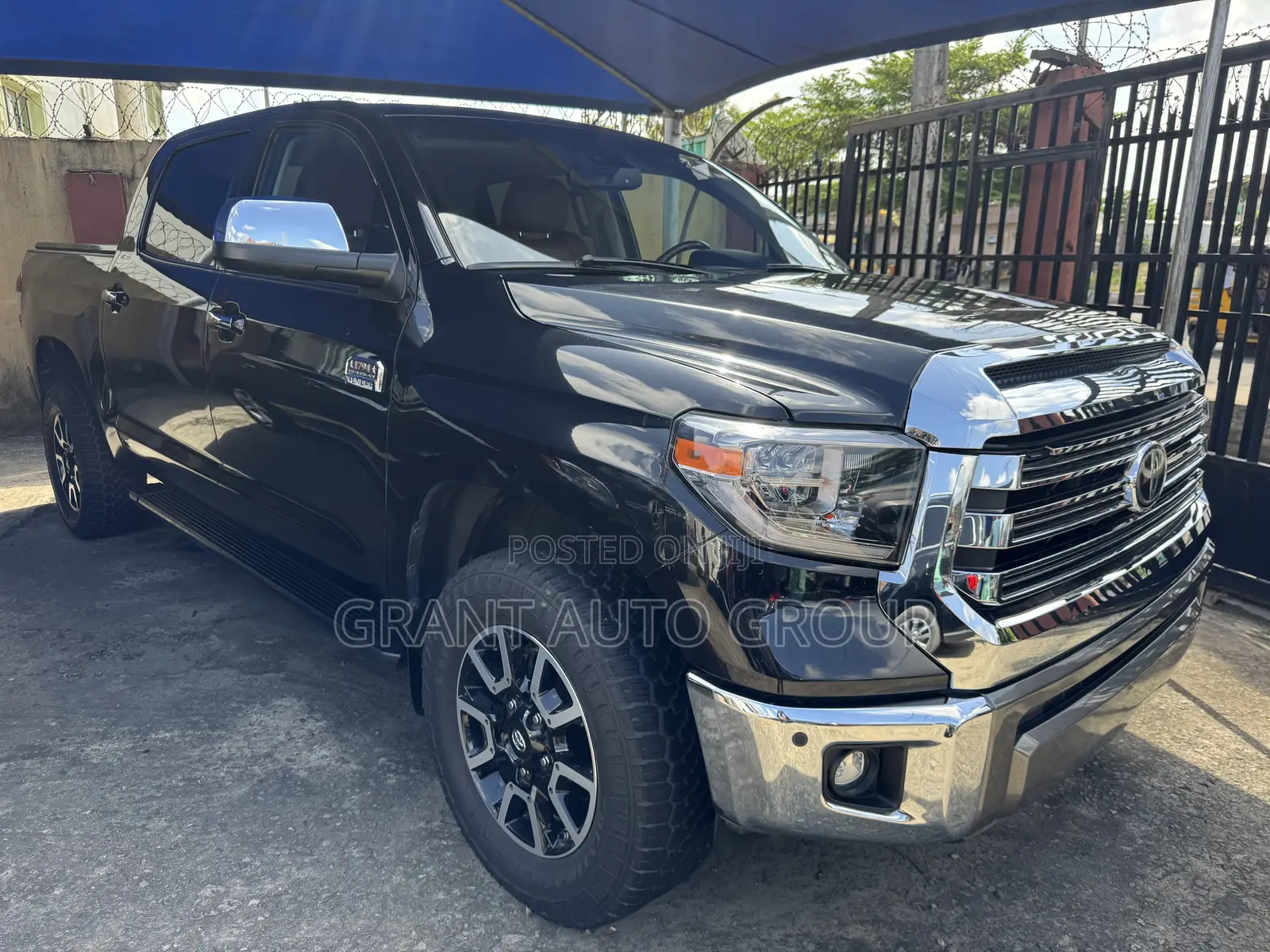 Toyota Tundra 1794 5.7L V8 4x4 CrewMax 5.6 ft. box 145.7 in. WB 2020