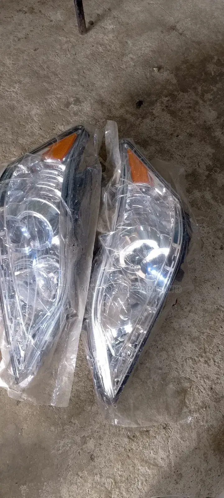 Set Of Head Light For Lexus Es 2015