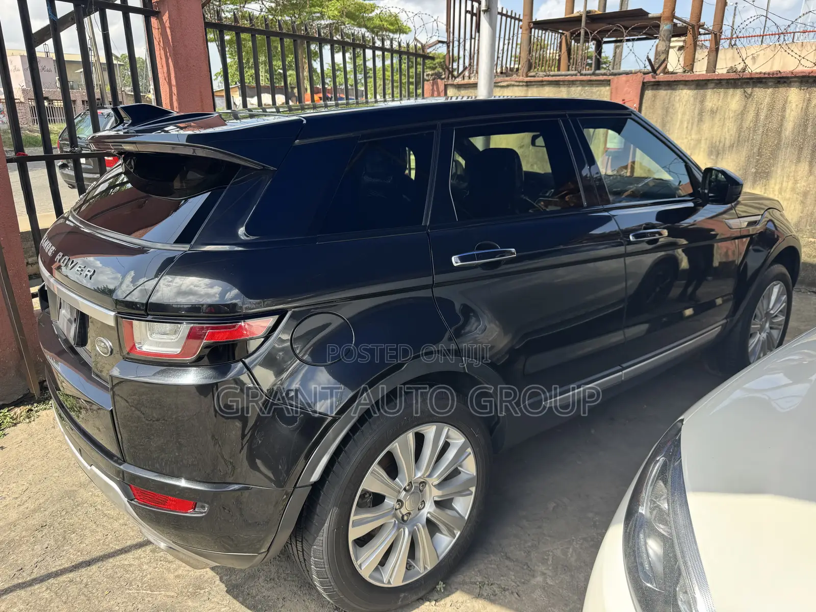 Land Rover Range Rover Evoque HSE Dynamic 4x4 (2.0 4cyl 9A) 2016 Black