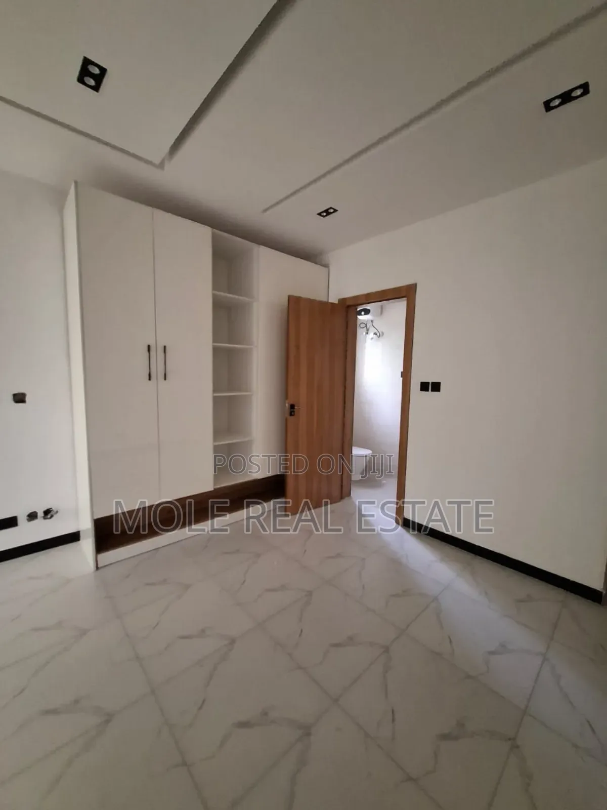 Furnished 4bdrm Duplex in Vgc for sale