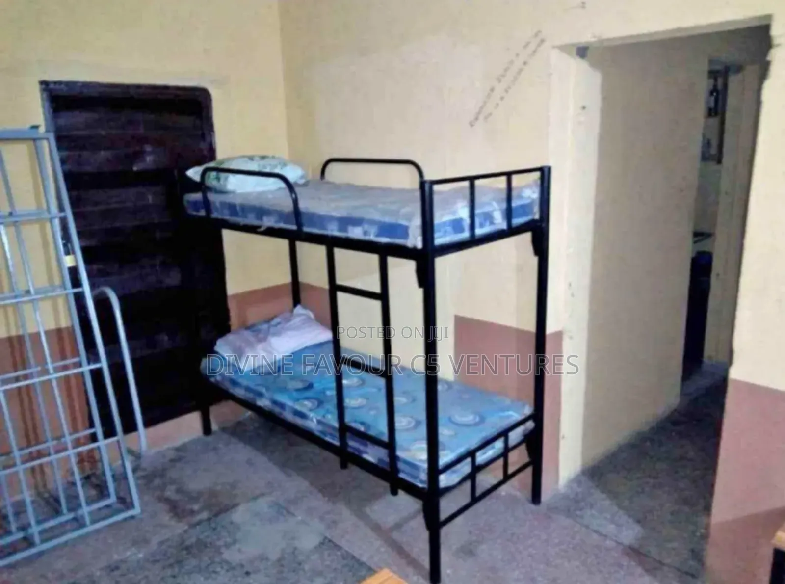 2.5x 6 Ft Detachable Bunk Bed for Homes and Hostels