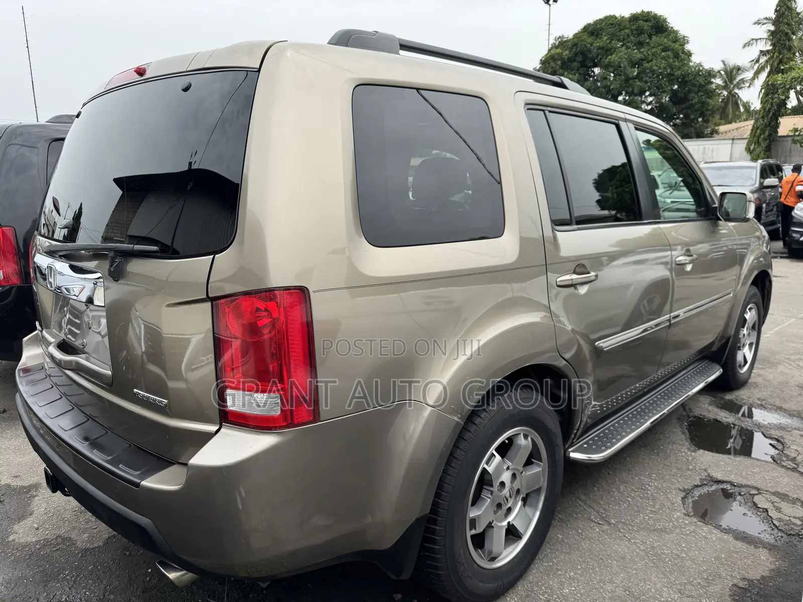 Honda Pilot Touring w/RES/Navi 4WD (3.5L 6cyl 5A) 2011 Gold