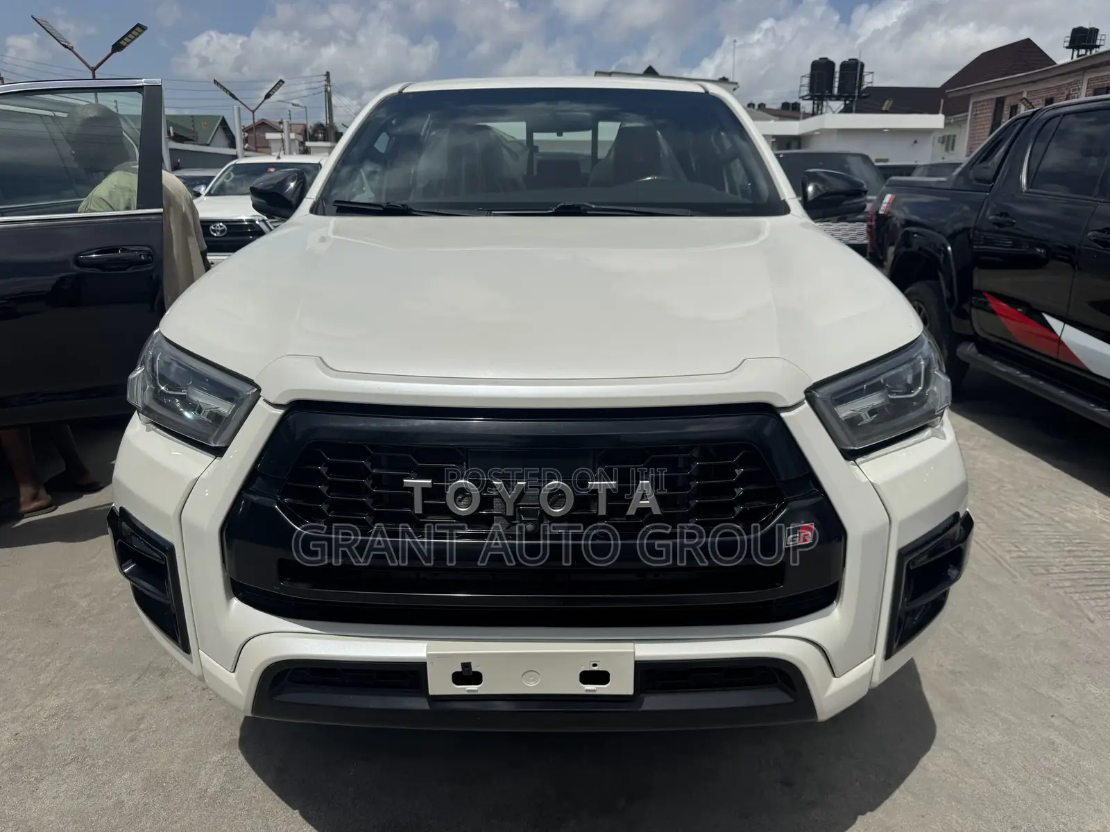 New Toyota Hilux Revo Smart Cab Petrol 2.7 RWD 2022 White