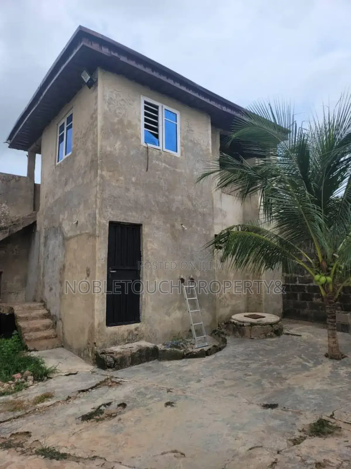 4bdrm Bungalow in Pakoto Bus Stop Ifo for sale