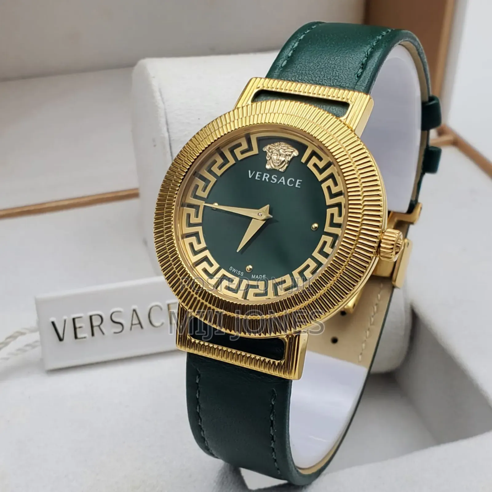 Green Elegance: Versace Women's Watch Replica"