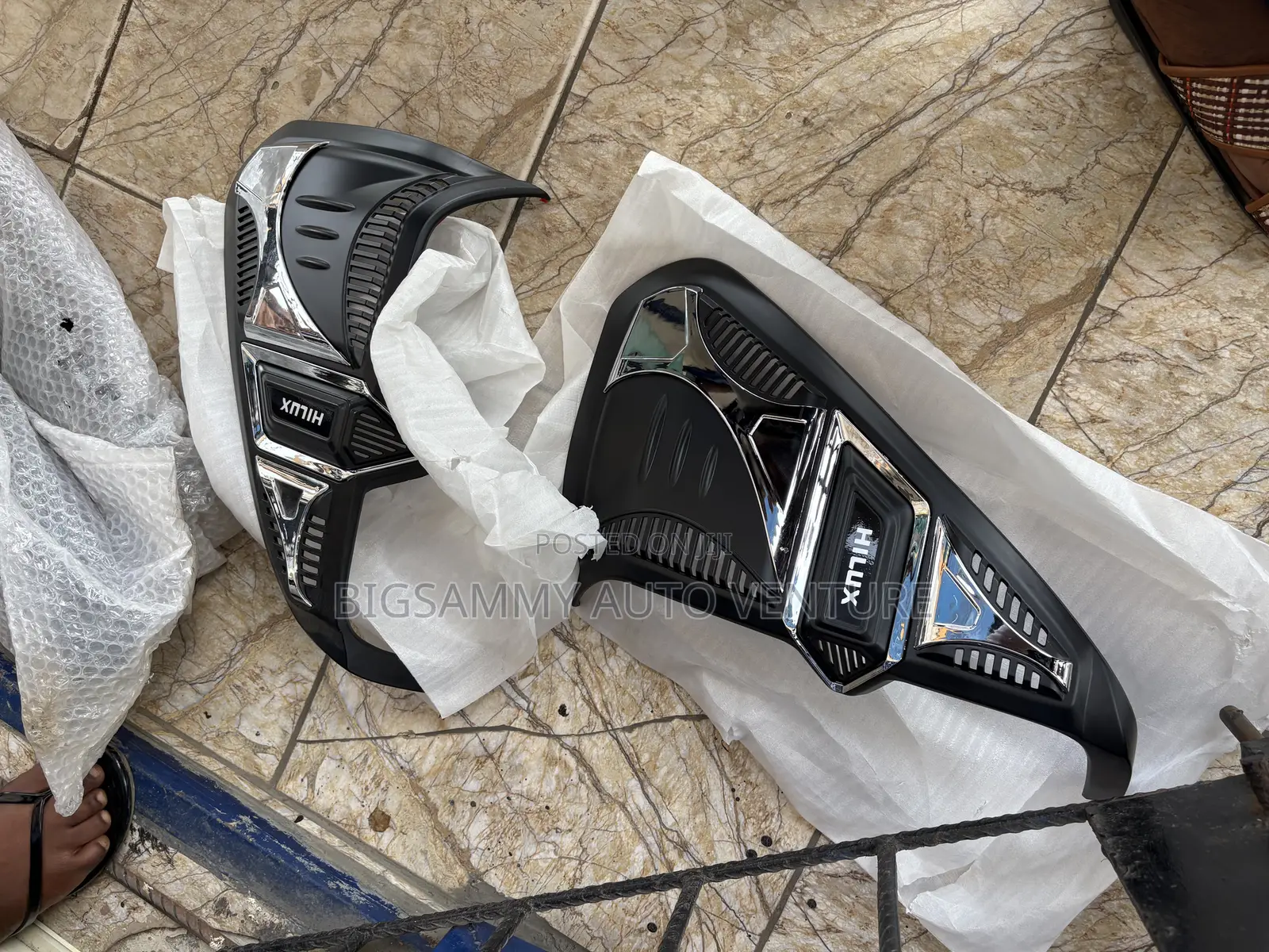 Toyota Hilux Rearlamp / Rearlight Chrome / Cover