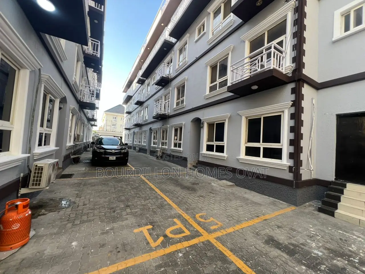 3bdrm Maisonette in Victoria Island for sale