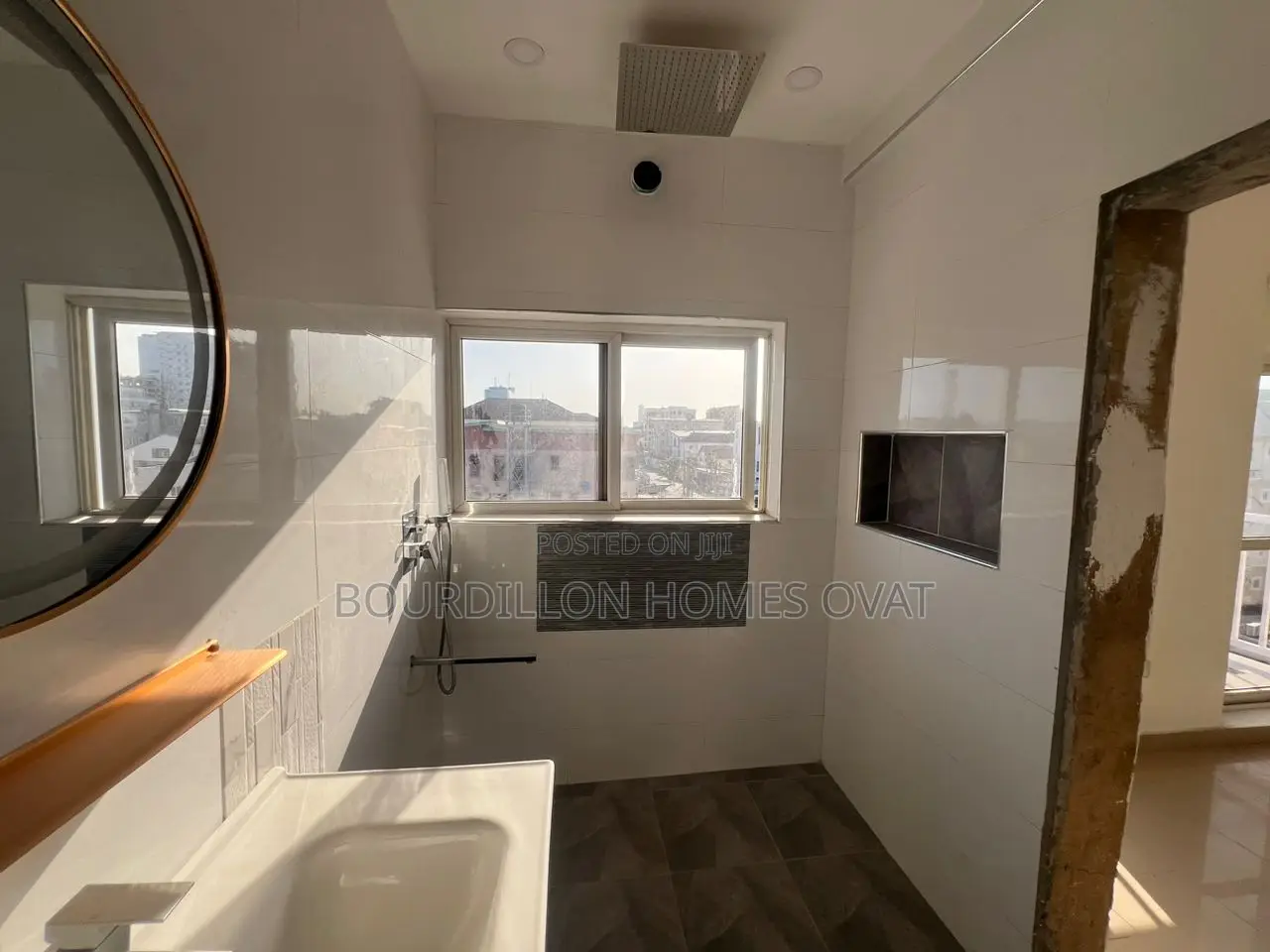 3bdrm Maisonette in Victoria Island for sale